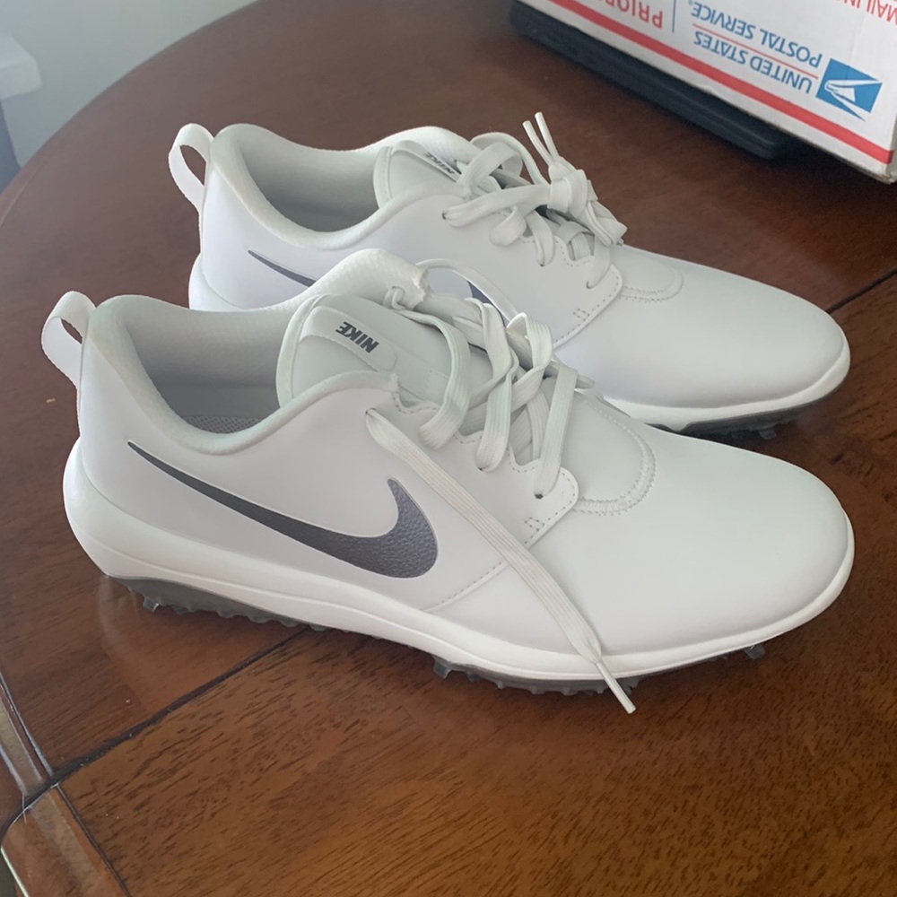 NWOT Nike golf shoes, women’s size 10.5